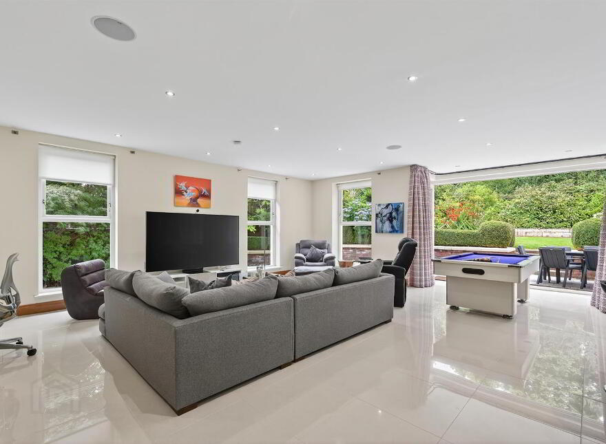 43 Bristow Park, Belfast, BT9 6TG