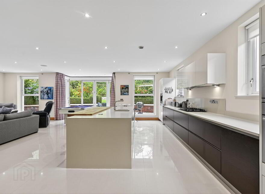 43 Bristow Park, Belfast, BT9 6TG
