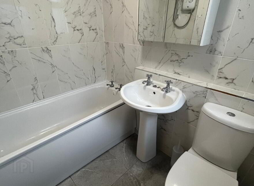 24 Barcroft Park, Newry, BT35 8EN