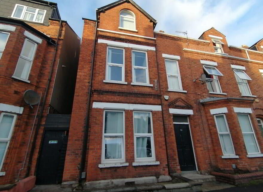 Room 5 - 109 Wellesley Avenue, Belfast, BT9 6DG