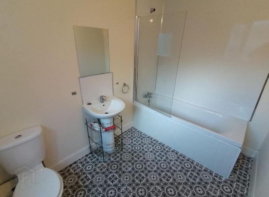 Room 5 - 109 Wellesley Avenue, Belfast, BT9 6DG