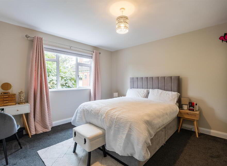 Apt 4 Pine Lodge, 3a Cherryvalley, Belfast, BT5 6PH