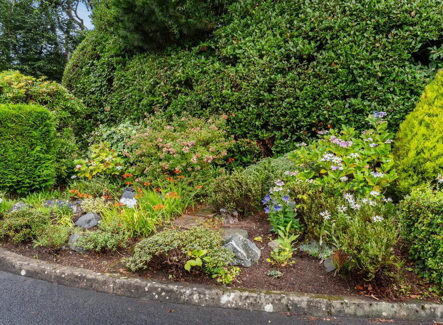 Apt 4 Pine Lodge, 3a Cherryvalley, Belfast, BT5 6PH