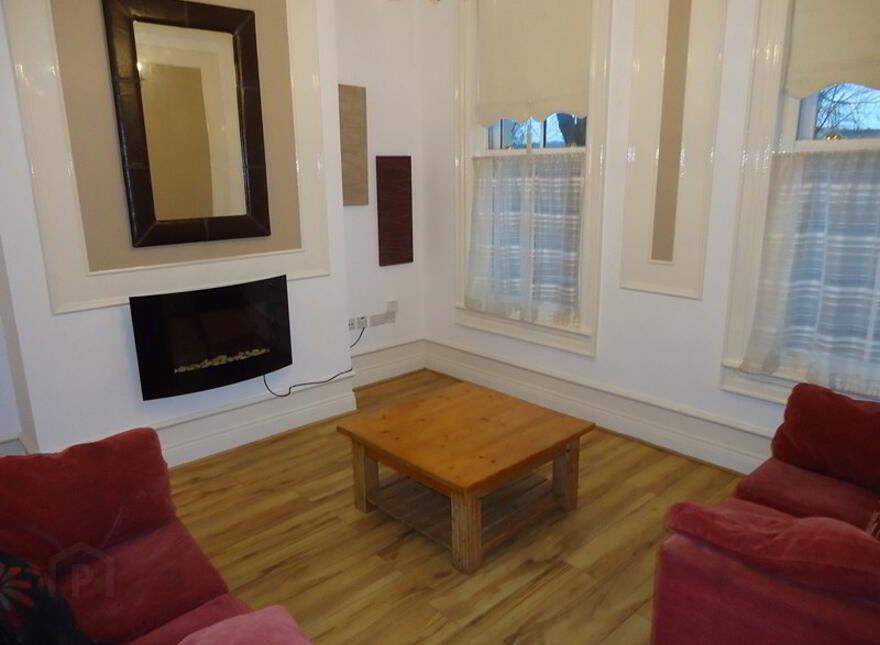 30 The Brook, Apt 1, Enniskillen, BT74 7EU