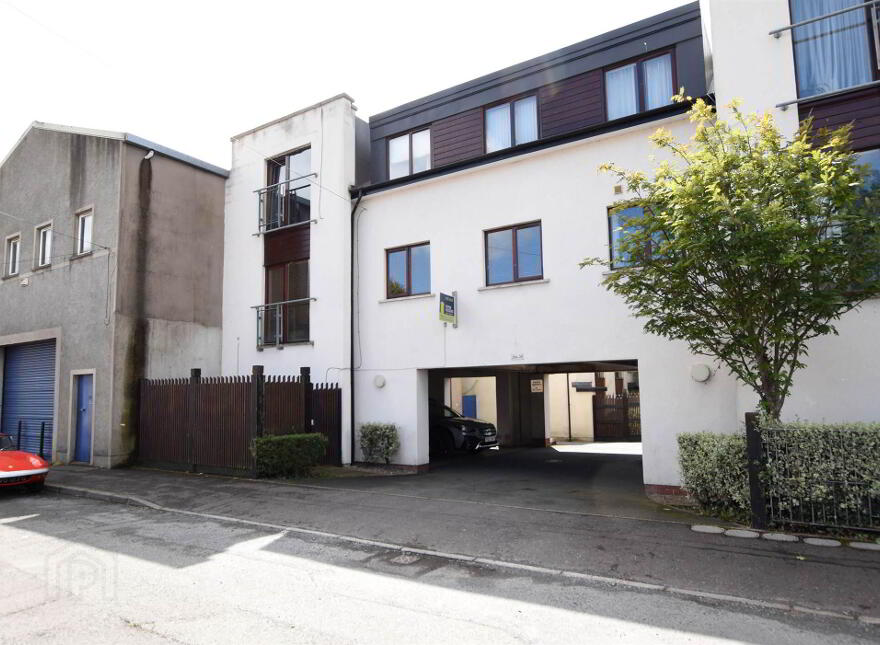 32b Mark Street, Newtownards, BT23 4DT photo