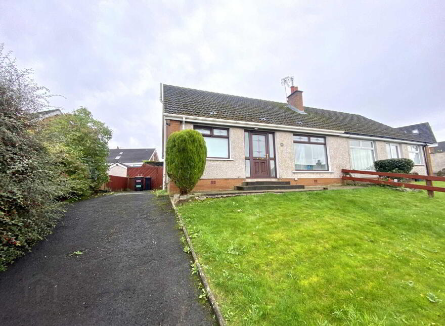 17 Collinview Avenue, Ballyclare, BT39 9PF photo