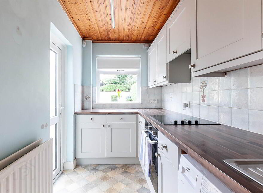 31 Parkgate Ave, Sydenham, Belfast, BT4 1JA