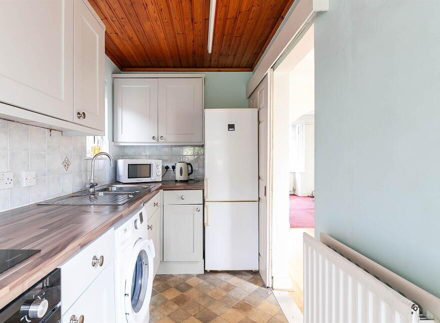 31 Parkgate Ave, Sydenham, Belfast, BT4 1JA