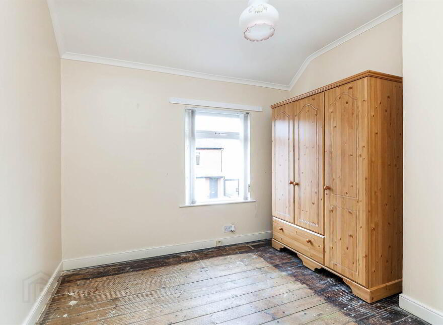 31 Parkgate Ave, Sydenham, Belfast, BT4 1JA