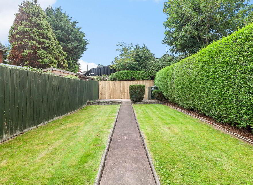 31 Parkgate Ave, Sydenham, Belfast, BT4 1JA