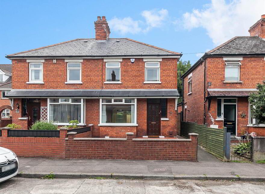 31 Parkgate Ave, Sydenham, Belfast, BT4 1JA