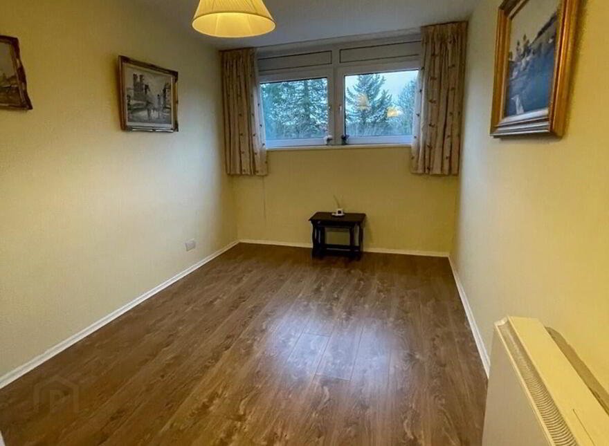 6d Ferndale House, Dunmurry, Belfast, BT17 9DB