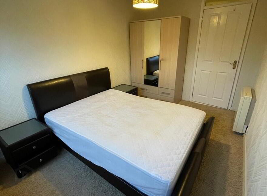 6d Ferndale House, Dunmurry, Belfast, BT17 9DB