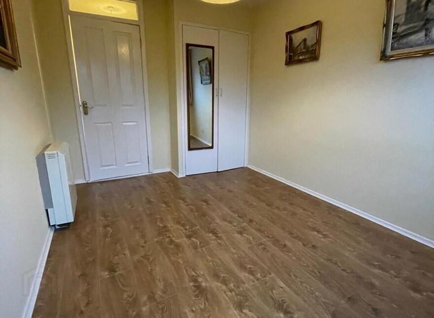 6d Ferndale House, Dunmurry, Belfast, BT17 9DB