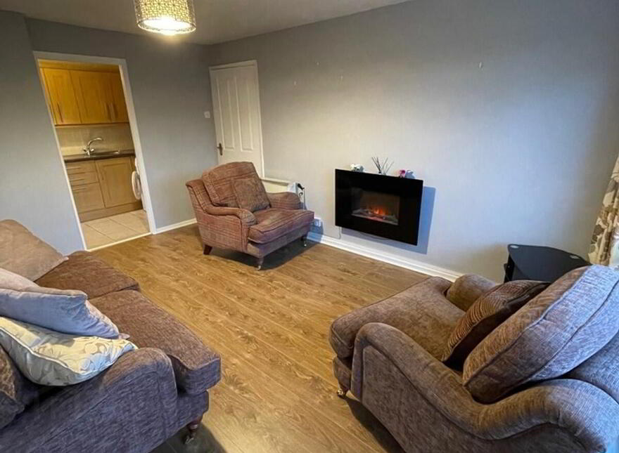 6d Ferndale House, Dunmurry, Belfast, BT17 9DB