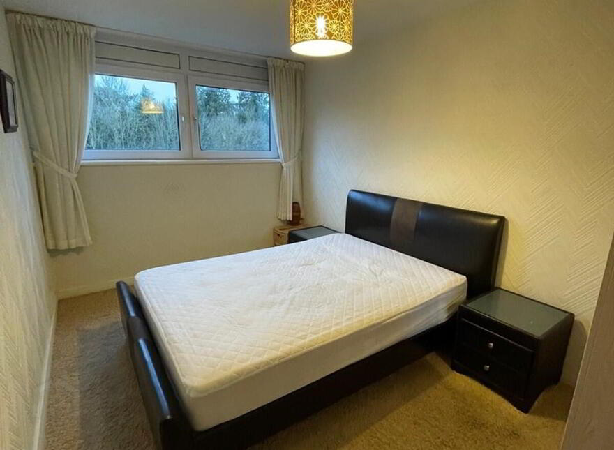 6d Ferndale House, Dunmurry, Belfast, BT17 9DB