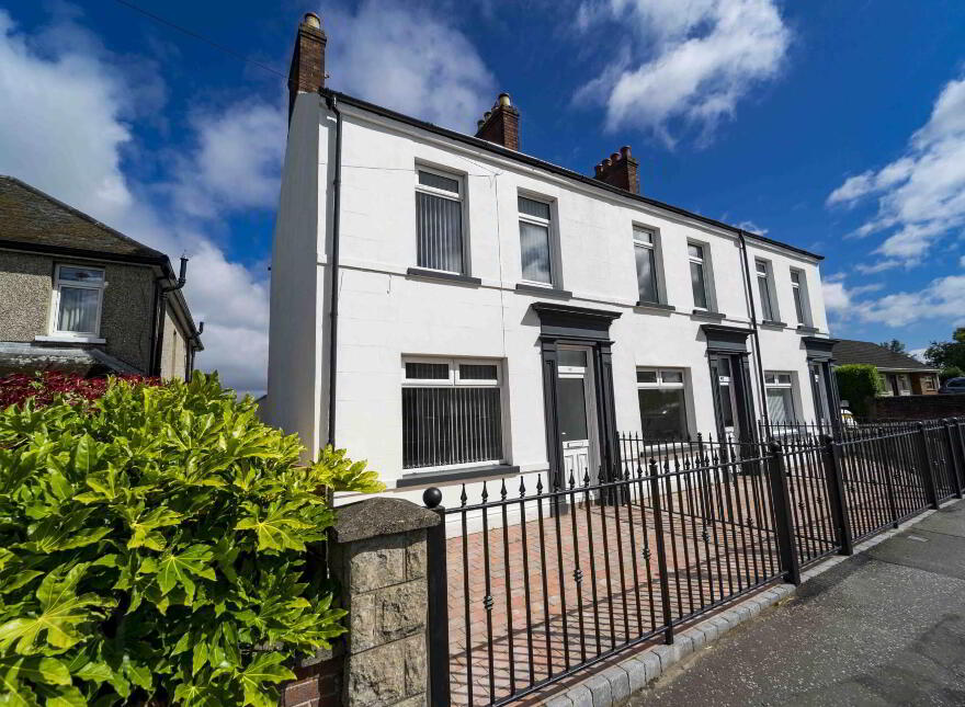 95 Hillhall Road, Lisburn, BT27 5BT photo