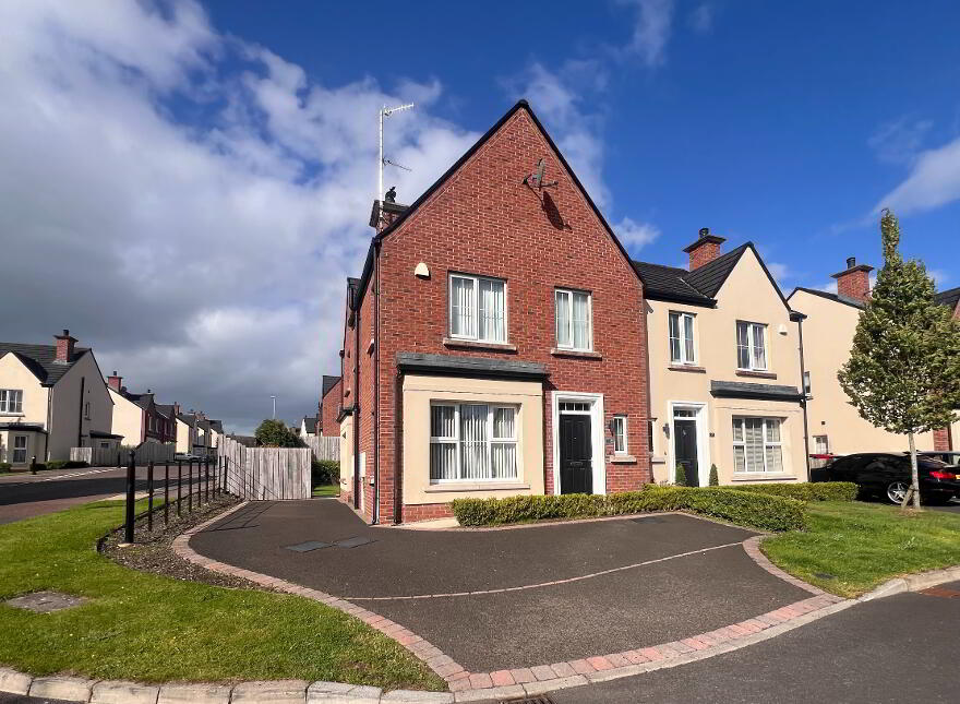 61 Foxfield Park, Magherafelt, BT45 5FQ photo