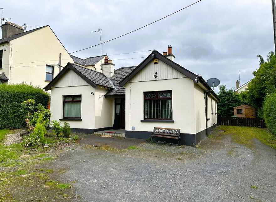 1 Ashley Gardens, Banbridge, BT32 4BN photo