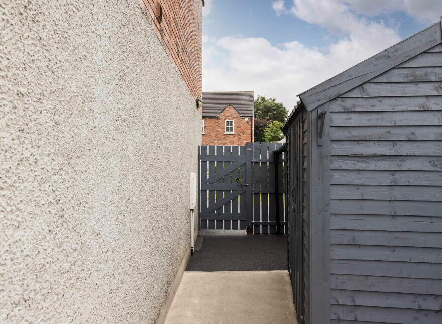 43 Carneyhough Court, Crieve Road, Newry, BT34 2TW