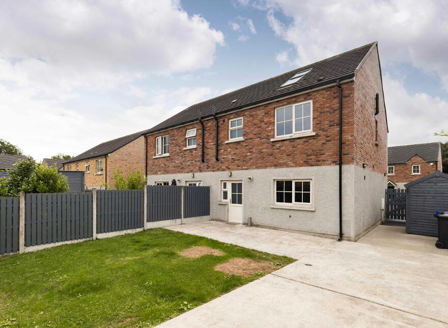 43 Carneyhough Court, Crieve Road, Newry, BT34 2TW