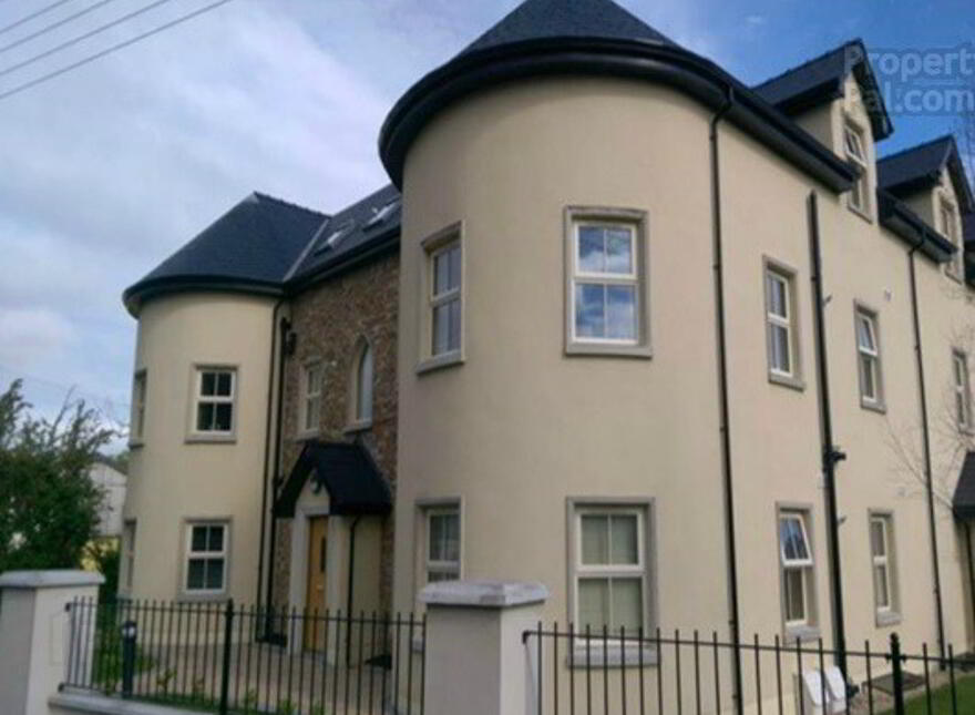 27 Roscarrig, Sligo Road, Enniskillen, BT74 7AZ