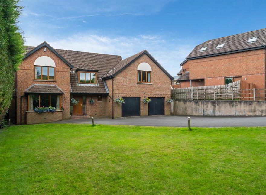 4 Garland Crescent, Manse Road, Belfast, BT8 6YJ