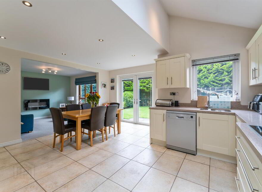 4 Garland Crescent, Manse Road, Belfast, BT8 6YJ