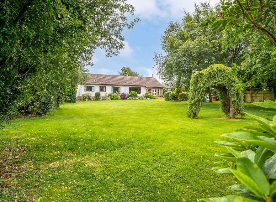 8 Ballyrogan Park, Newtownards, BT23 4SD