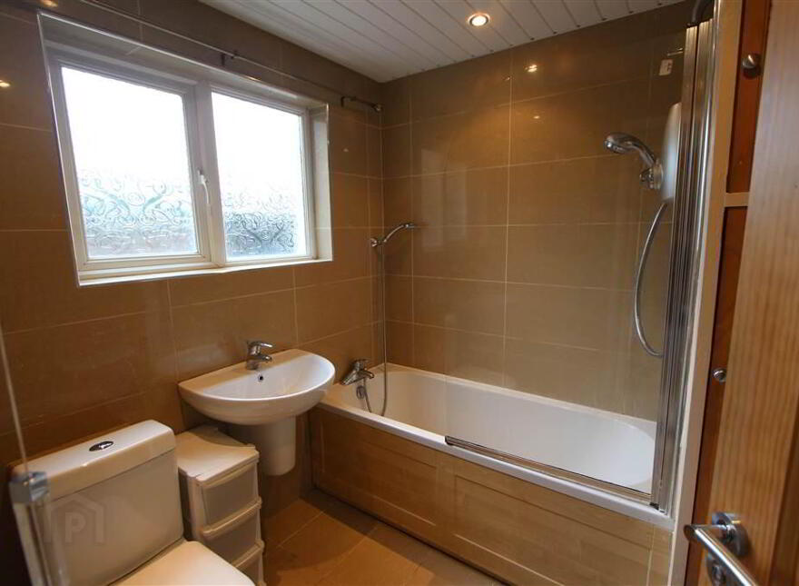 73 Sandhurst Gardens, Stranmillis, Belfast, BT9 5AX