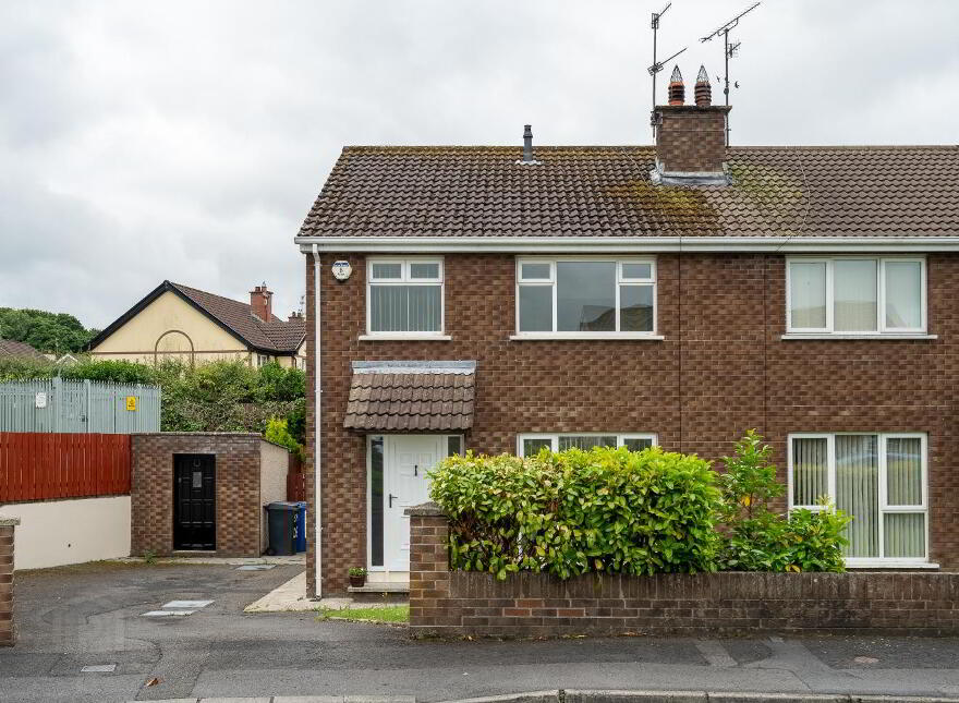 59 Glenside, Strabane, BT82 8PU photo