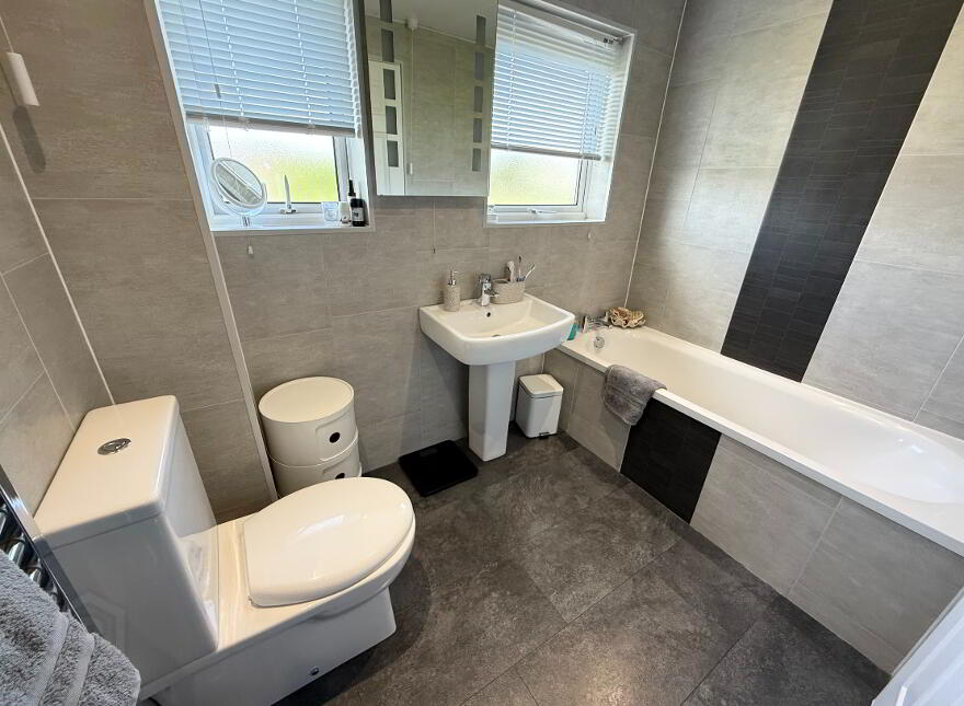 22 Rathvarna Walk, Lisburn, BT28 2UD