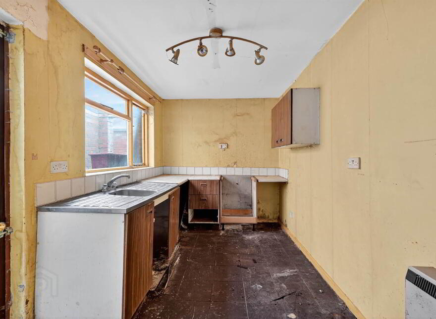 44 Bloomfield Street, Belfast, BT5 5AU