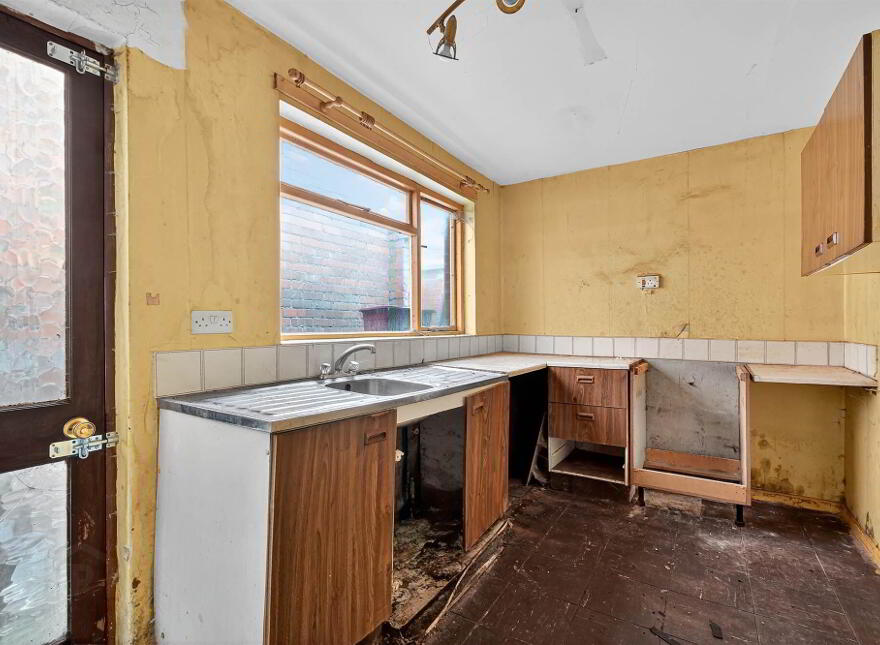 44 Bloomfield Street, Belfast, BT5 5AU