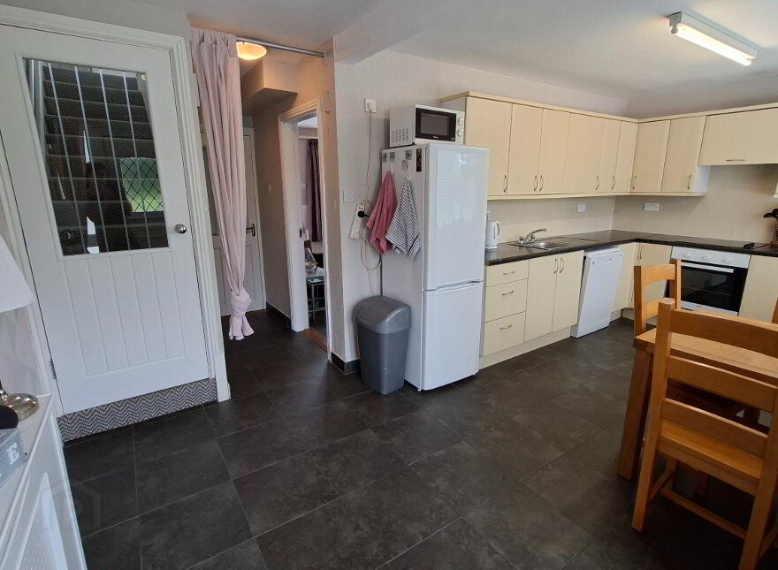 29 Ounavarra Park, Ballycanew, Gorey, Y25V228