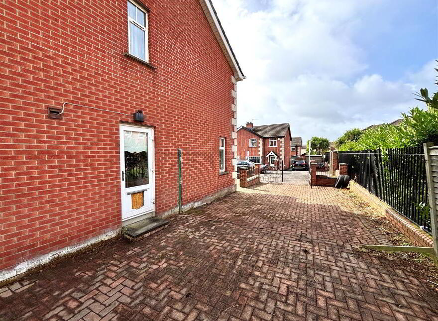 19 Ambleside Court, Belfast, BT13 1QU