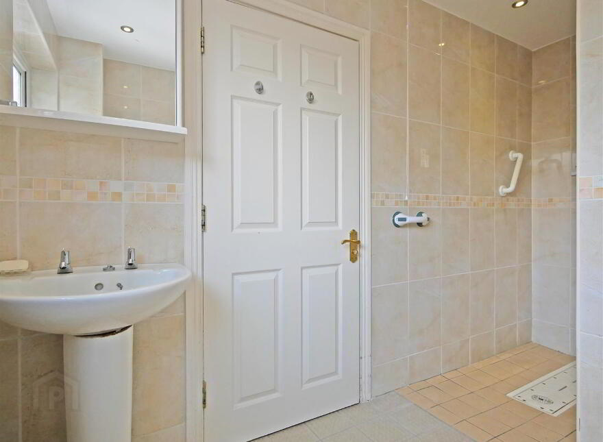 10 Annavale Avenue, Carryduff, Belfast, BT8 8NZ