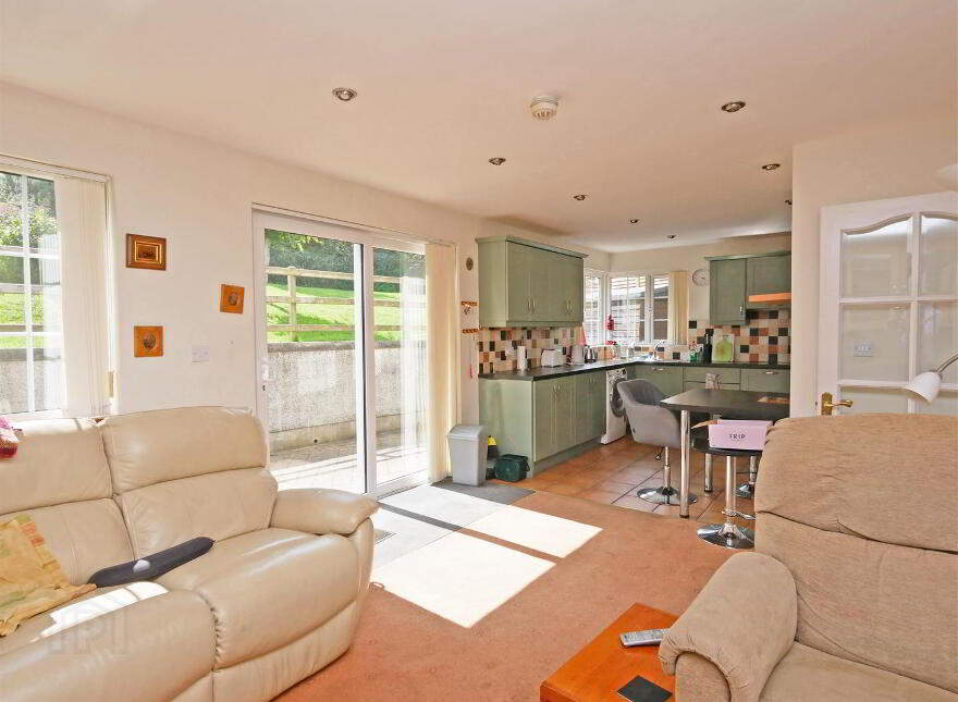 10 Annavale Avenue, Carryduff, Belfast, BT8 8NZ