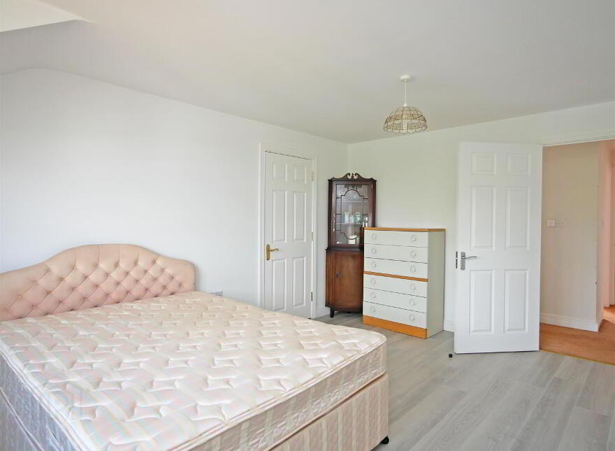 10 Annavale Avenue, Carryduff, Belfast, BT8 8NZ