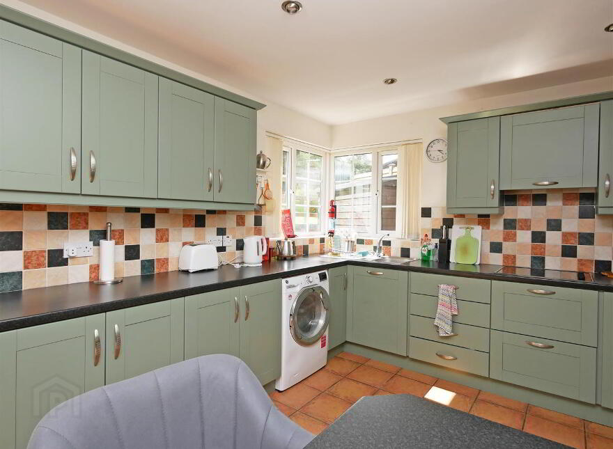 10 Annavale Avenue, Carryduff, Belfast, BT8 8NZ