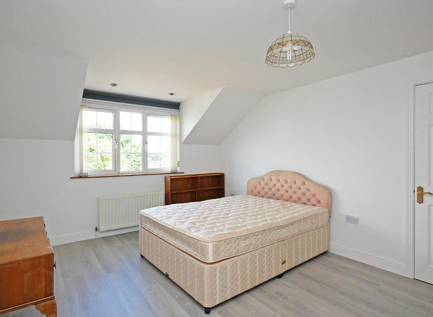 10 Annavale Avenue, Carryduff, Belfast, BT8 8NZ