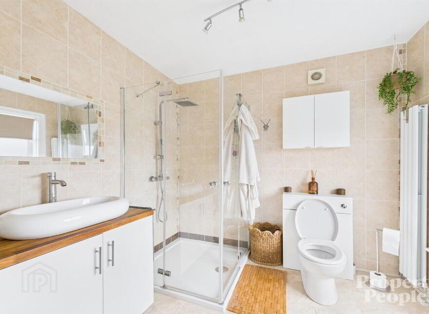 49 Lansdowne Road, Belfast, BT15 4AA