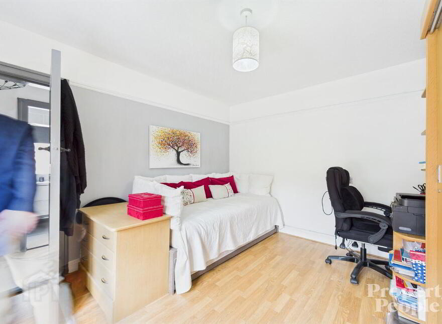49 Lansdowne Road, Belfast, BT15 4AA