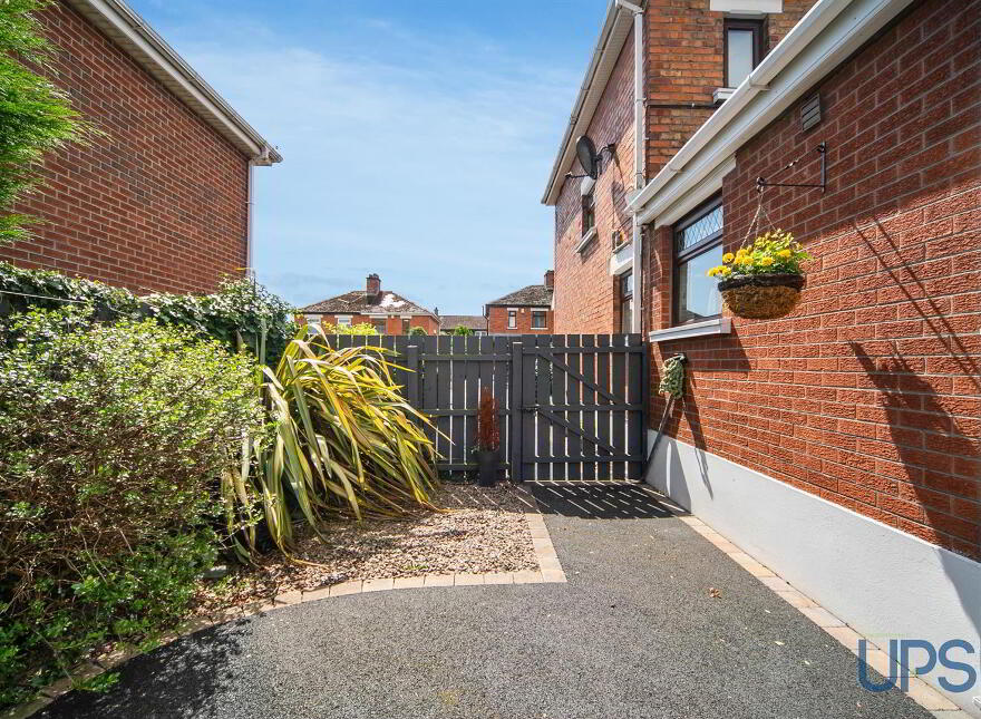 37 Andersonstown Park, Belfast, BT11 8FG
