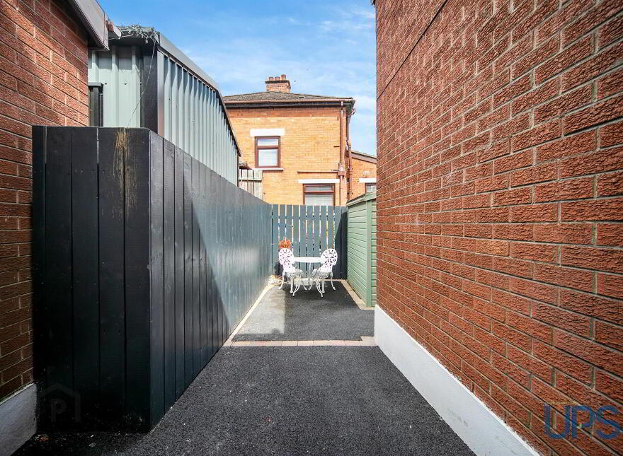 37 Andersonstown Park, Belfast, BT11 8FG