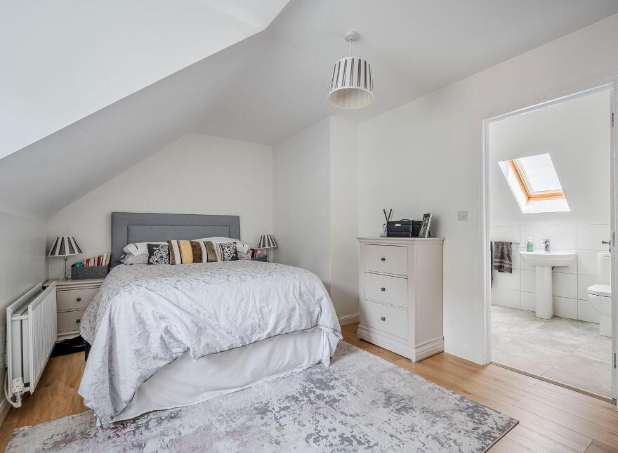 16 Woodgate, Rathgael Road, Bangor, BT19 1WL