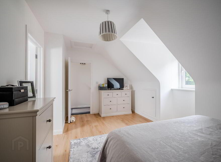 16 Woodgate, Rathgael Road, Bangor, BT19 1WL