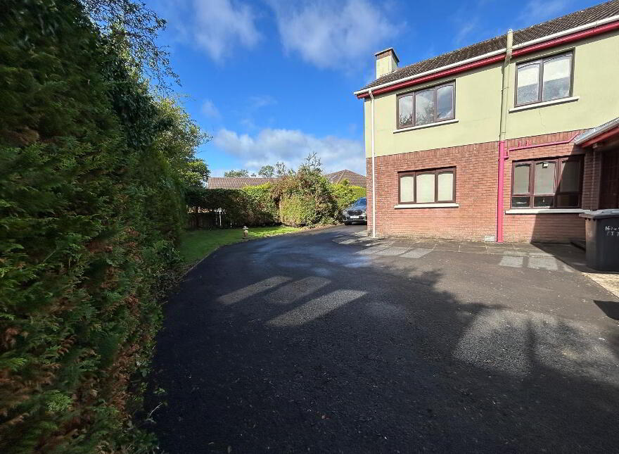 16 Knocksilla Grove, Omagh, BT79 0BA