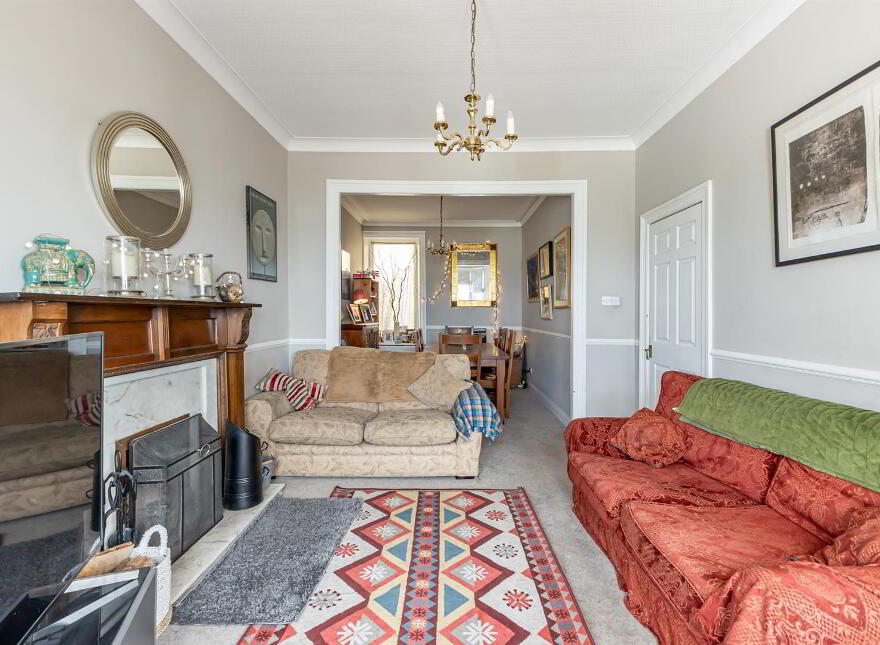 16 Ballyholme Esplanade, Bangor, BT20 5LZ