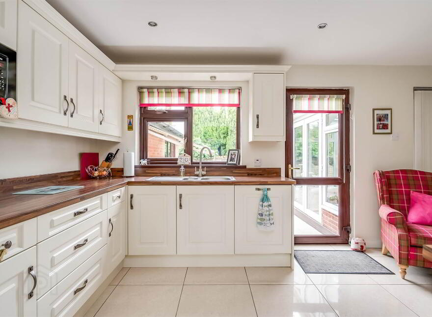 69 Oakhurst Avenue, Belfast, BT10 0PD